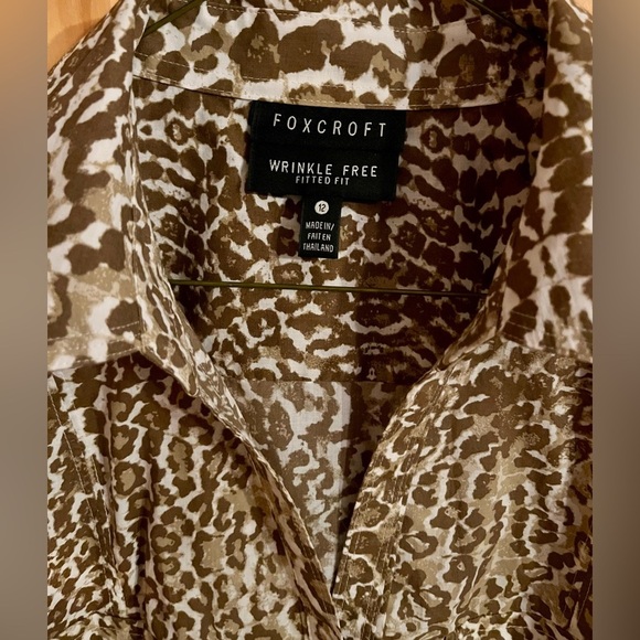 Foxcroft Crocodile Print Button-Up Shirt by Size M Fitted Safari Glam Mob Wife - Picture 4 of 15